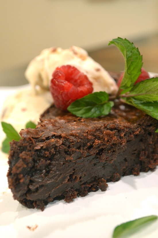 Flourless Chocolate Cake Recipe // The Lovely Bee