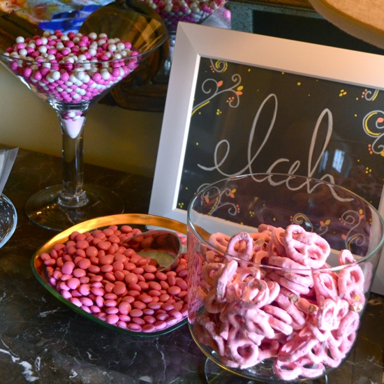 baby shower candy bar // the lovely bee